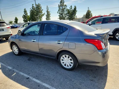 2019 NISSAN VERSA SV, фото 2, лот 10714623