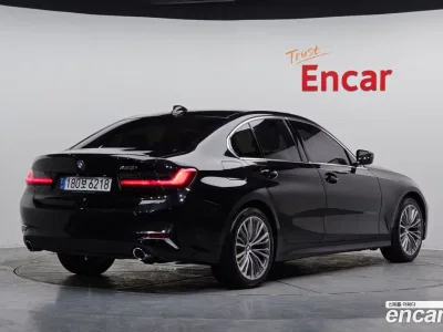 2021 BMW 3-Series 320i Luxury, фото 1, лот 10039472