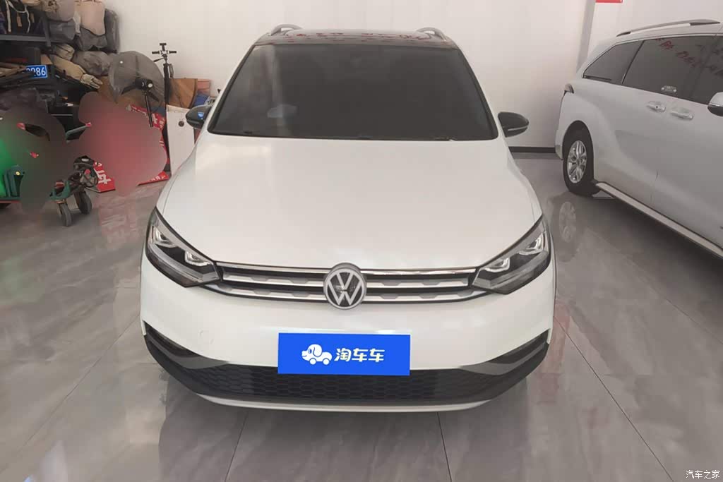 2021 Volkswagen Touran L 280TSI DSG Cross Edition 7-seater, фото 2, лот 10475352
