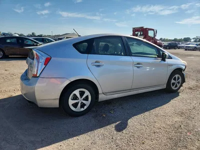 2013 TOYOTA PRIUS TWO, фото 3, лот 10510441