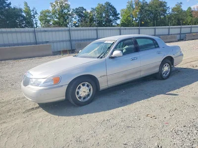 1998 LINCOLN TOWN CAR SIGNATURE, фото 1, лот 10970153
