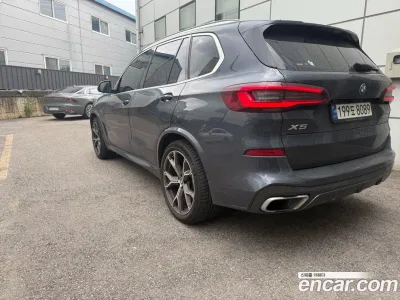 2022 BMW X5 xDrive 45e M Sport, фото 2, лот 10130231