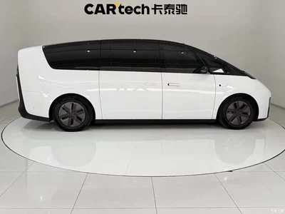 2025 Li Auto MEGA Model Home Family Special Edition, фото 4, лот 10362262