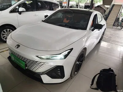 2022 Changan UNI-V 1.5T Premium Model, фото 2, лот 10255932