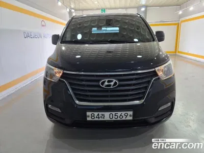 2019 Hyundai Starex Van 3-Seater, фото 1, лот 11523677