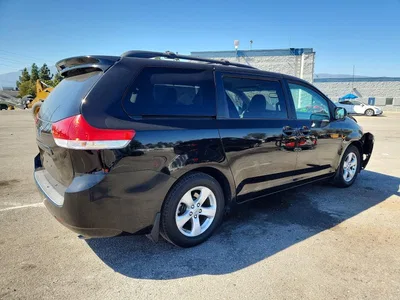 2013 TOYOTA SIENNA LE, фото 3, лот 10539110