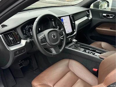 2021 Volvo XC60 T5 AWD Momentum, фото 4, лот 10830831