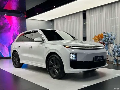2025 Li Auto L6 Max Smart Renewal Edition, фото 3, лот 10446271