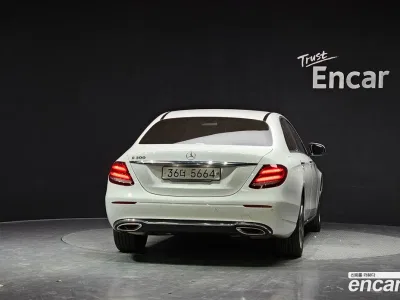 2019 Mercedes-Benz E-Class E300 Avantgarde, фото 4, лот 10164236