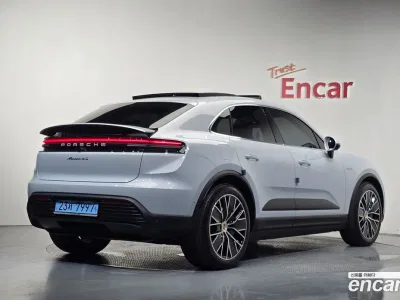 2025 Porsche Macan 4S, фото 2, лот 10520726