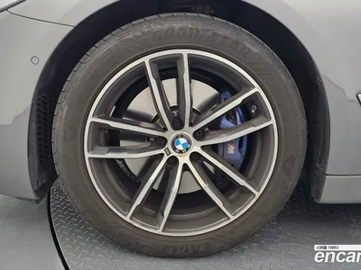 2022 BMW 5-Series 520i M Sport, фото 4, лот 10050133
