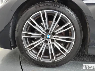 2022 BMW 3-Series 320i M Sport, фото 4, лот 10045225