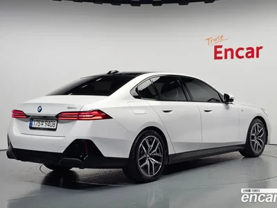 2024 BMW 5-Series 520i M Sport, фото 1, лот 10061811