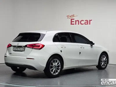 2019 Mercedes-Benz A-Class A220 Hatchback, фото 2, лот 10205473