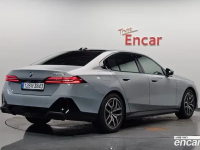 2024 BMW 5-Series 520i M Sport, фото 2, лот 10165375