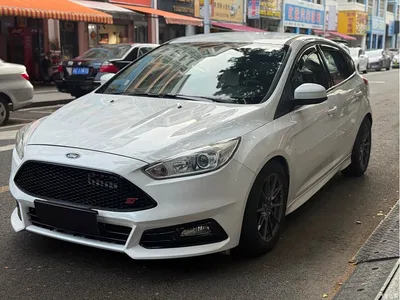 2018 Ford Focus Hatchback Classic 1.6L Automatic Comfort Smart Edition, фото 2, лот 10299816