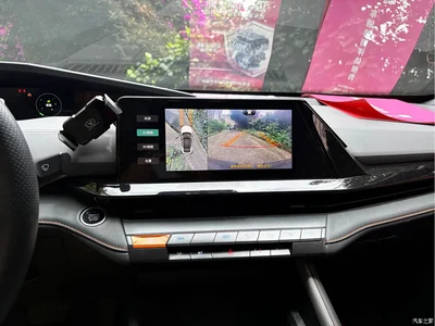 2022 Changan UNI-V 1.5T Premium Model, фото 4, лот 10248058