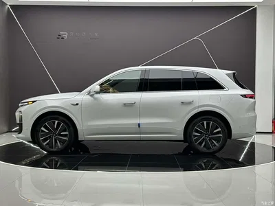 2025 Li Auto L6 Pro Smart Renewal Edition, фото 2, лот 10447017