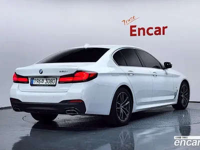 2022 BMW 5-Series 520i M Sport, фото 1, лот 10058959