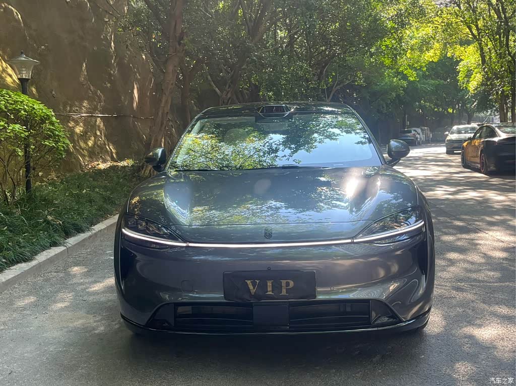2026 Zhijie Luxeed R7 Range Extender Max+, фото 2, лот 11213327