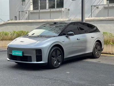 2025 Li Auto i6 2WD Base Model, фото 1, лот 11215335