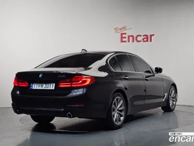 2018 BMW 5-Series 520i Luxury, фото 1, лот 10074603