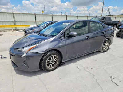 2016 TOYOTA PRIUS TWO, фото 1, лот 10547735