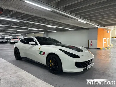 2020 Ferrari GTC4 Lusso T 3.9 V8, фото 1, лот 10210251