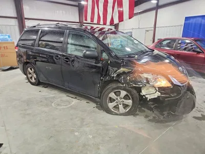 2011 TOYOTA SIENNA LE, фото 4, лот 10579802