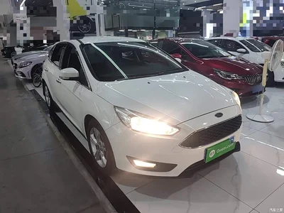 2015 Ford Focus Hatchback 1.6L Manual Comfort, фото 4, лот 10593613