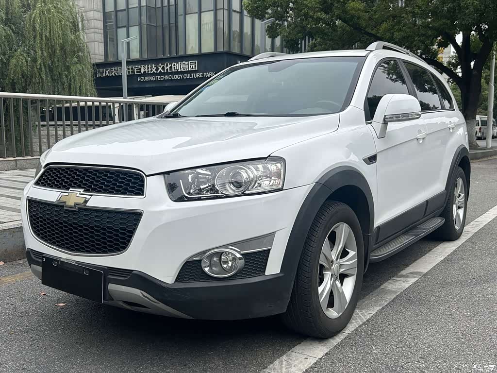 2014 Chevrolet Captiva 2.4L 4WD Flagship 7-seater, фото 1, лот 10991060