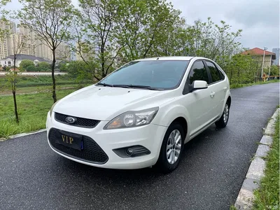 2014 Ford Focus Hatchback Classic 1.8L Automatic Cool White Limited Edition, фото 1, лот 10296626