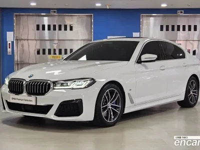 2022 BMW 5-Series 520i M Sport, фото 1, лот 10131430