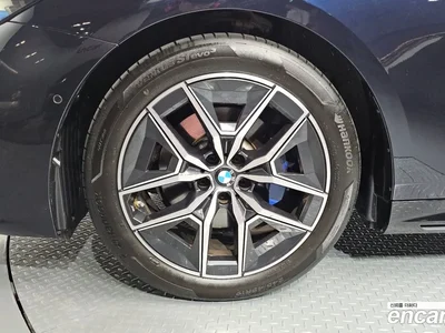 2024 BMW 5-Series 520i M Sport, фото 4, лот 10222123