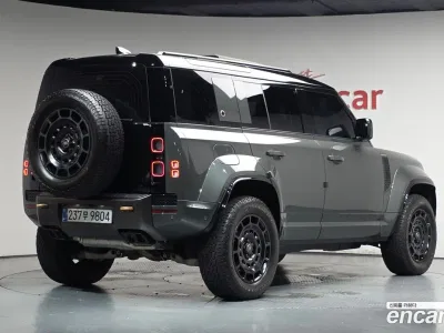 2025 Land Rover Defender 110 P635 Octa Edition 1, фото 2, лот 10207421