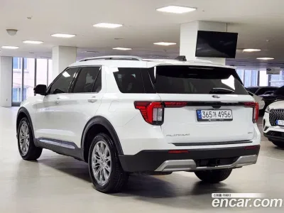 2025 Ford Explorer 2.3 Platinum 4WD, фото 2, лот 10223371