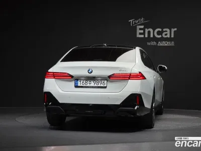 2024 BMW 5-Series 520i M Sport, фото 3, лот 10068607