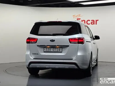 2016 Kia Canival 9-seater Prestige, фото 4, лот 10668487