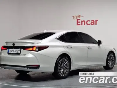2024 Lexus ES 300h Luxury Plus, фото 2, лот 10033188
