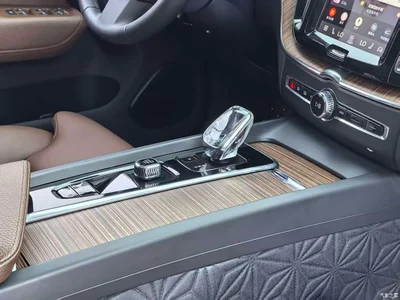 2022 Volvo XC60 B5 AWD Inscription, фото 4, лот 10352939
