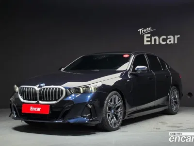 2024 BMW 5-Series 530e M Sport, фото 1, лот 10224106