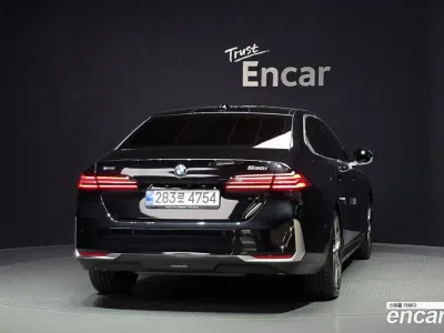 2025 BMW 5-Series 530i xDrive, фото 4, лот 10202370