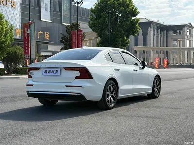 2023 Volvo S60 B4 Smart Comfort Luxury Edition, фото 4, лот 10351952