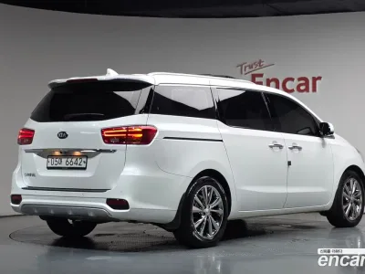 2019 Kia Canival 9-Seater Noblesse Special, фото 1, лот 10334778