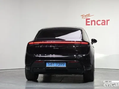 2025 Porsche Macan Turbo, фото 4, лот 10168913