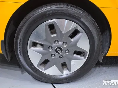 2023 Hyundai Staria L3.5 Kinder Safety Car, фото 4, лот 10053610