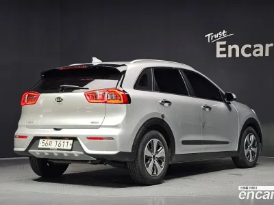 2018 Kia Niro Noblesse, фото 2, лот 10526236
