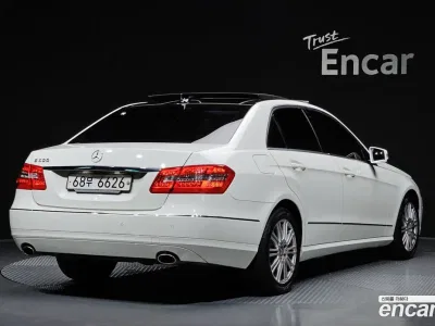 2012 Mercedes-Benz E-Class E300 Elegance, фото 1, лот 10072351