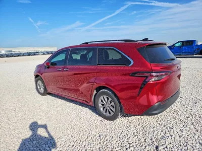 2024 TOYOTA SIENNA XLE, фото 2, лот 10529380