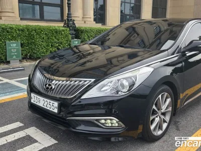 2015 Hyundai Grandeur HG220 Diesel Premium Collection, фото 1, лот 10794318